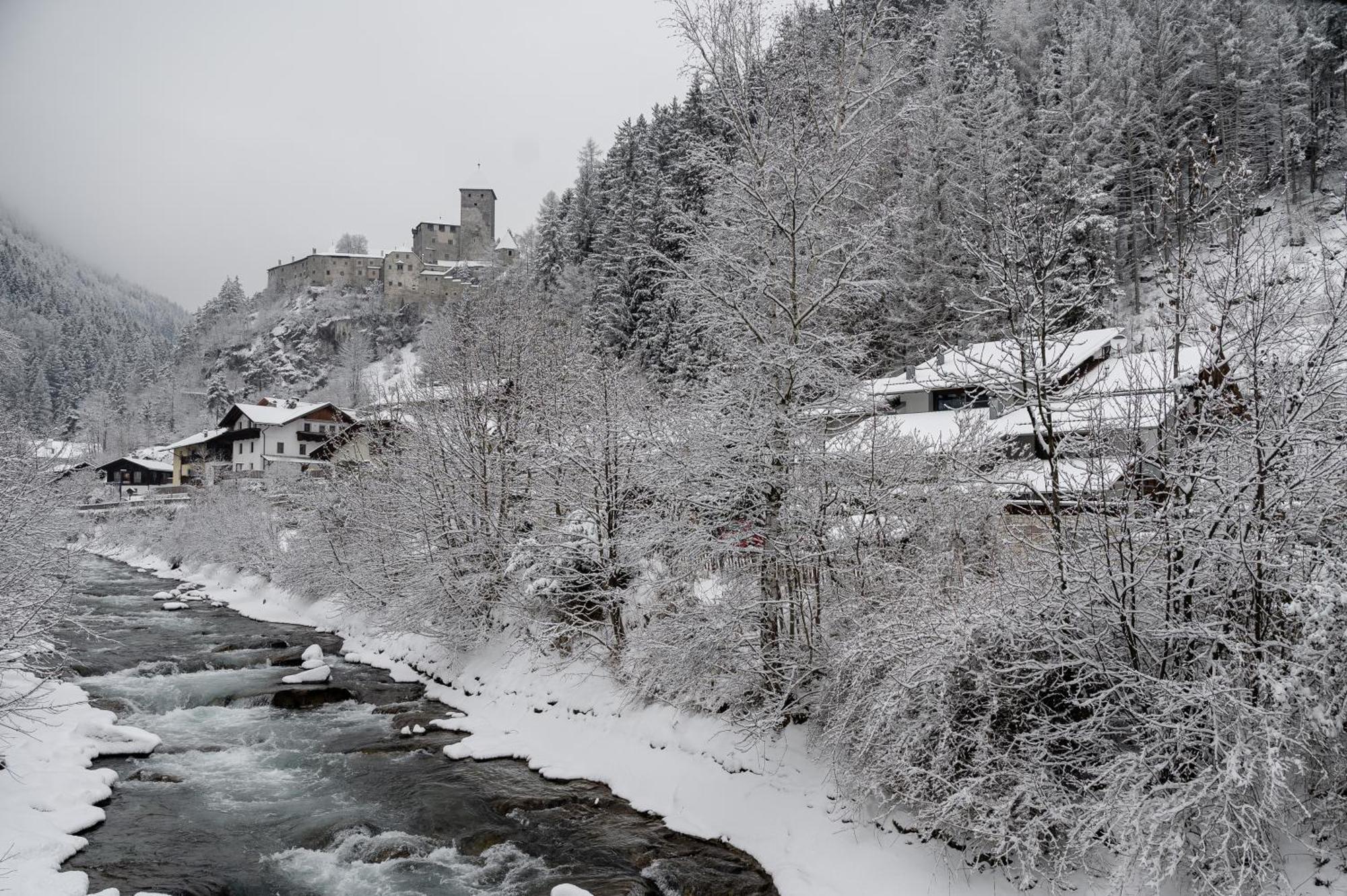 캄포투레스 Residenz Feldmuehle Unterhalb Der Burg Taufers 아파트 외부 사진